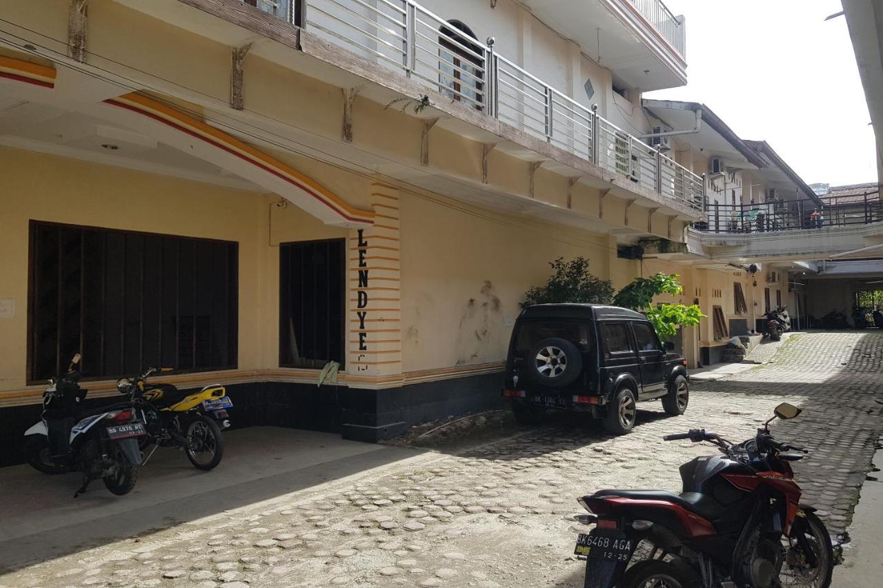 Oyo 91647 Sanina Residence Pematang Siantar Exterior foto