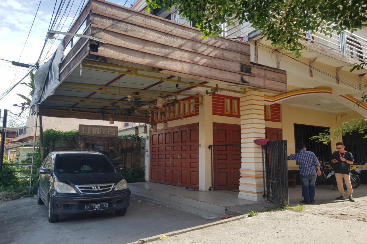 Oyo 91647 Sanina Residence Pematang Siantar Exterior foto
