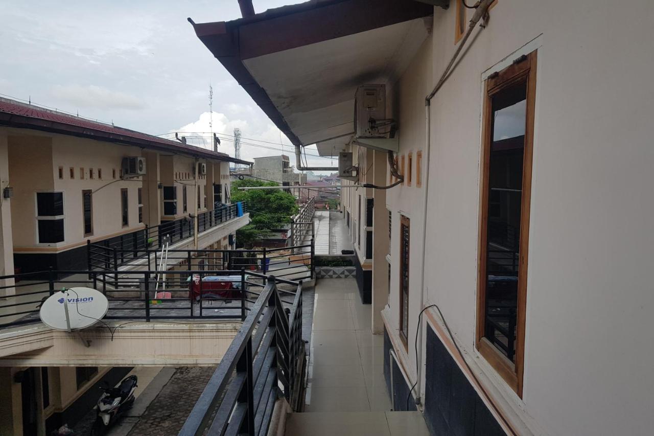Oyo 91647 Sanina Residence Pematang Siantar Exterior foto